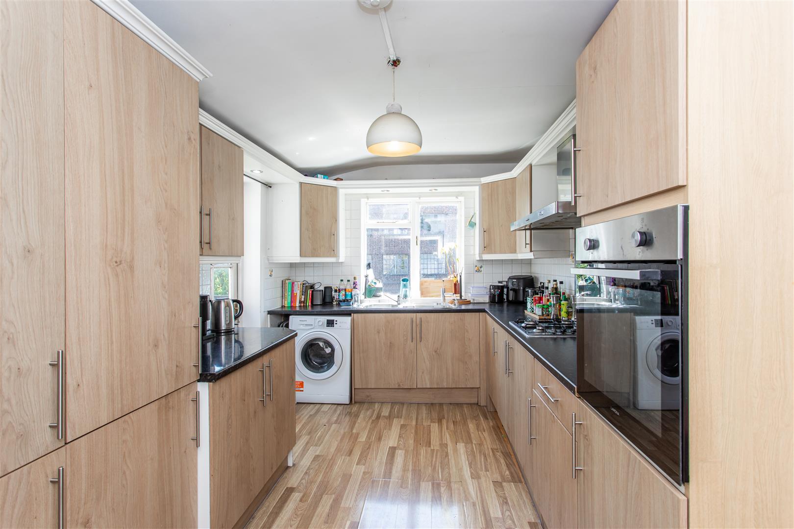 3 bed property in Old Ford Road, Victoria Park